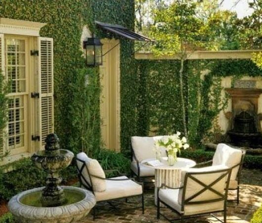 Ideas for decorating the courtyard of a private house