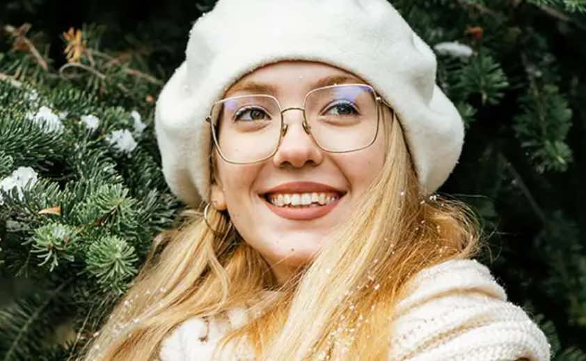 How to Choose the Right Glasses for Your Face Shape and Style